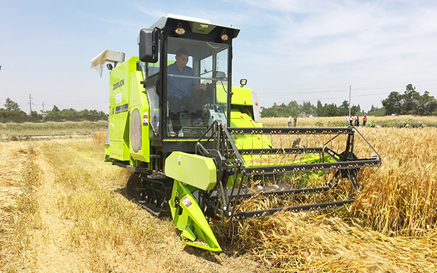 Combine Harvester Wheat Grain  - Farming Agriculture Video recension och pris